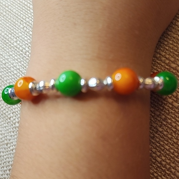 Green and Orange Beaded Bracelet - Picture 3 of 3